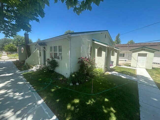 Foto del edificio - 418 W 13th St