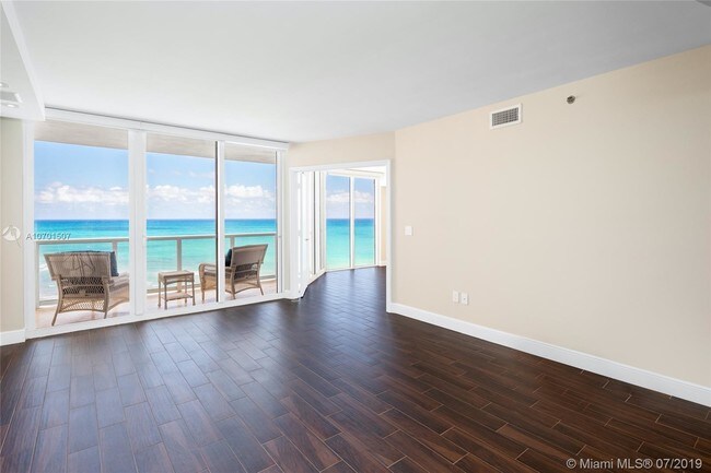 Foto del edificio - 19333 Collins Ave