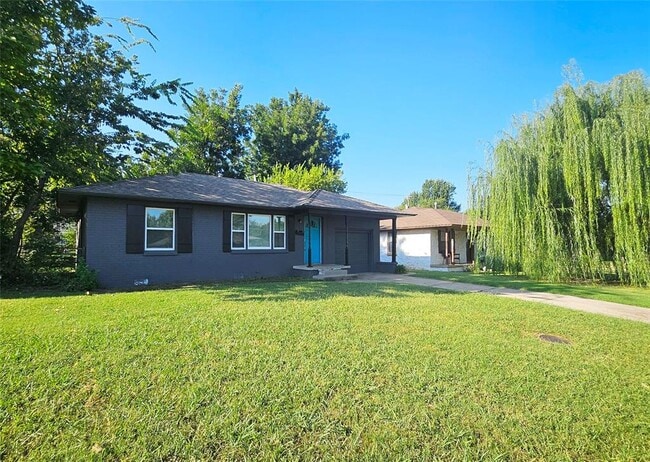 Building Photo - 2132 Churchill Pl