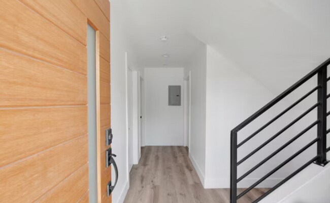 Foto del edificio - Newer Townhouse Available!
