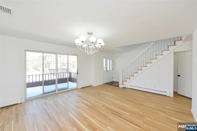 Foto del edificio - 472 Central