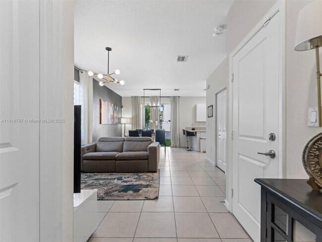 Foto del edificio - 11129 W 33rd Ct