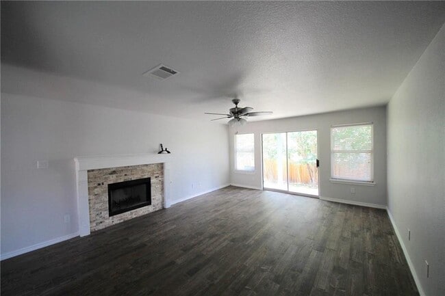 Building Photo - 2017 Parksville Way