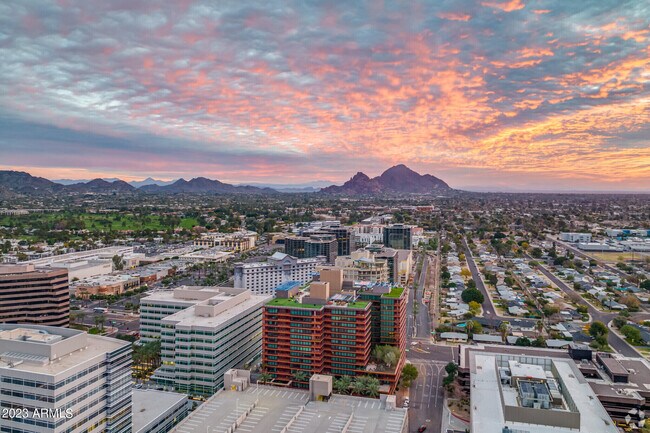 Foto del edificio - 4808 N 24th St
