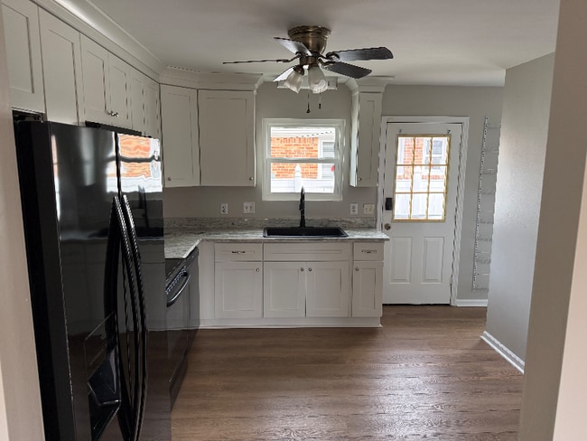 Photo - 4605 Lee Ave Apartment