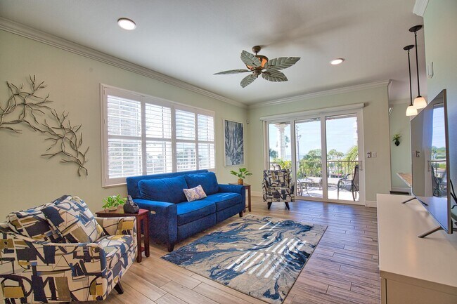 Foto del edificio - BEACH FRONT! Seasonal/Annual Rental – Turnkey Stunning Condo on Venice Island, 1,700+ sq ft, 2 Be...