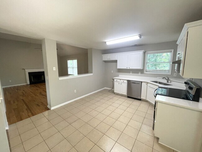 Building Photo - 335 Spring Lake Ct