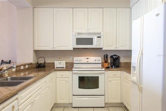 Building Photo - 60 Surfview Dr