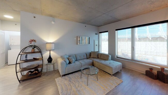 Foto del edificio - 1025 W Addison St