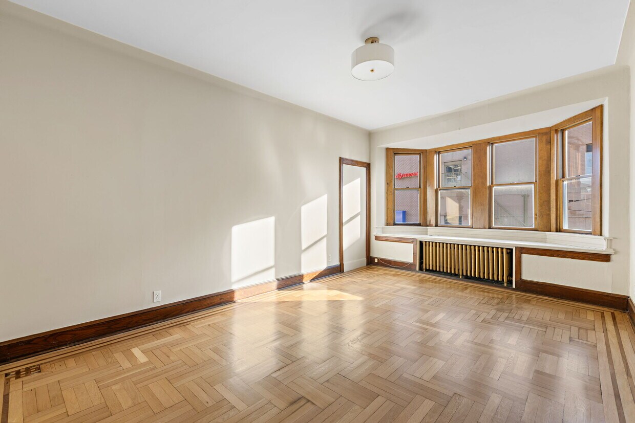 Primary Photo - 731 Anderson Ave