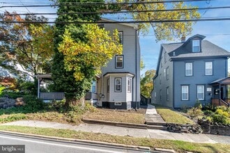 Building Photo - 127 S Church St