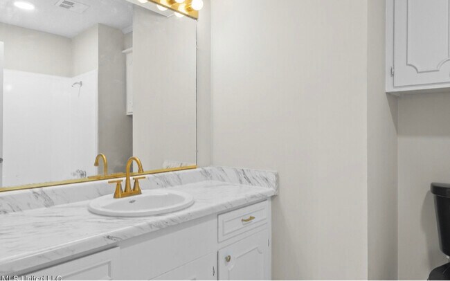 Foto del edificio - 5110 Rivermont Dr