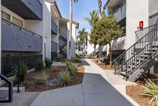 Building Photo - Mar at Cottonwood