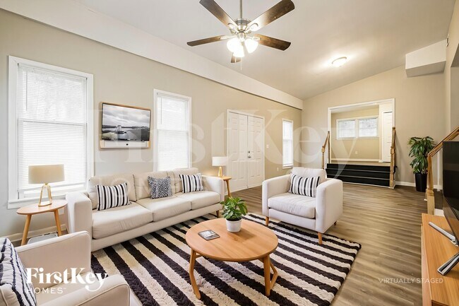 Foto del edificio - 1749 S Alvarado Terrace SW