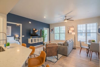 Building Photo - 10 W Minnezona Ave