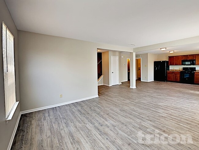 Building Photo - 10152 Golden Dr