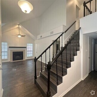 Building Photo - 449 Harris St