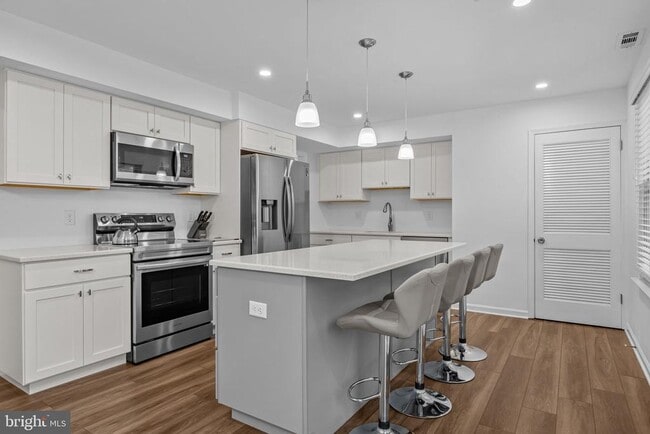 Building Photo - 604 Iva Ln