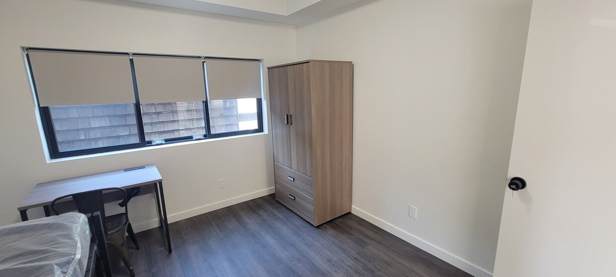 Primary Photo - Single Bed- Available Newly Renovated Buil...
