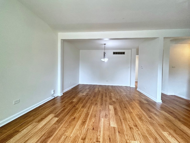 Foto del edificio - 1949 Governors Ln