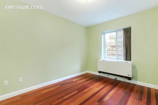 Building Photo - 354 2nd St