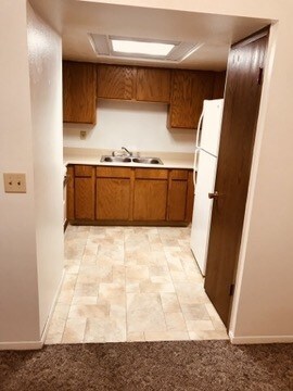 Kitchen - 1122 Canyon Hills Rd