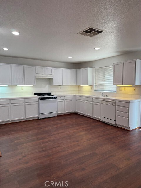 Building Photo - 13769 Gobi Ct