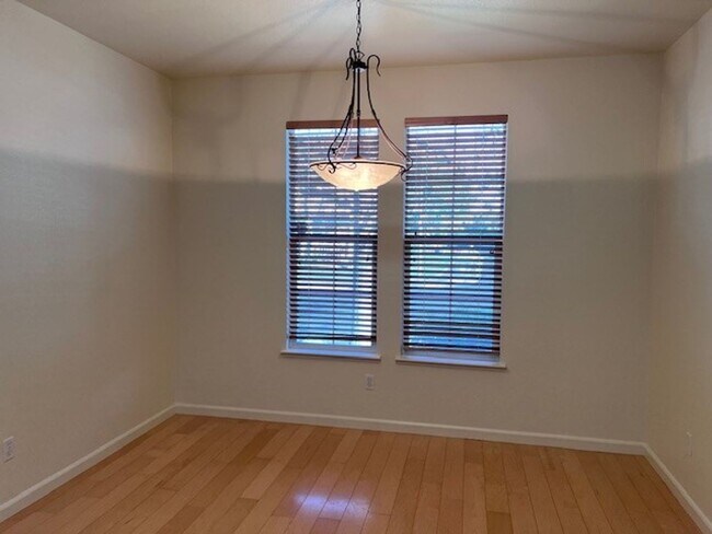 Foto del edificio - Stonelake home located on cul-de-sac