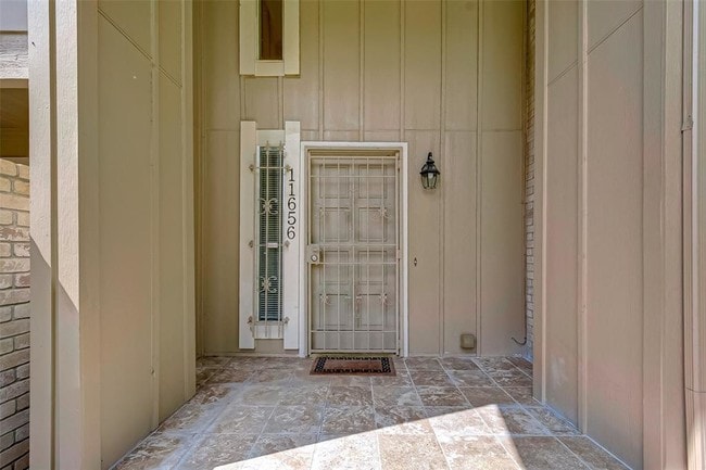 Building Photo - 11656 Lakeside Park Dr