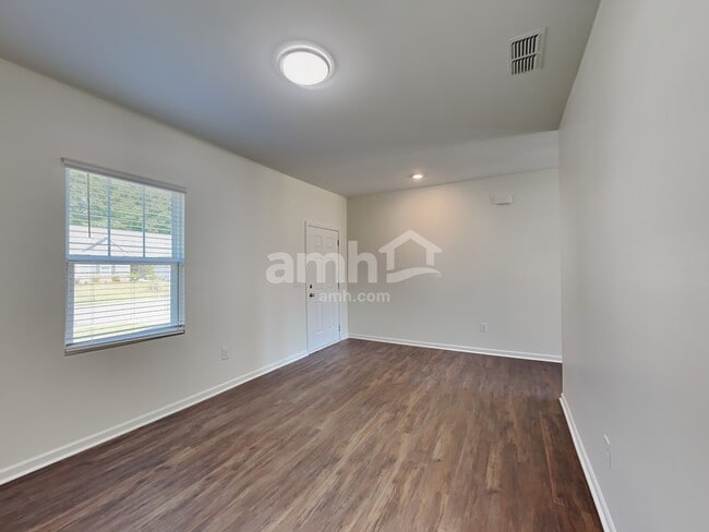 Building Photo - 4394 Kendrick Cir