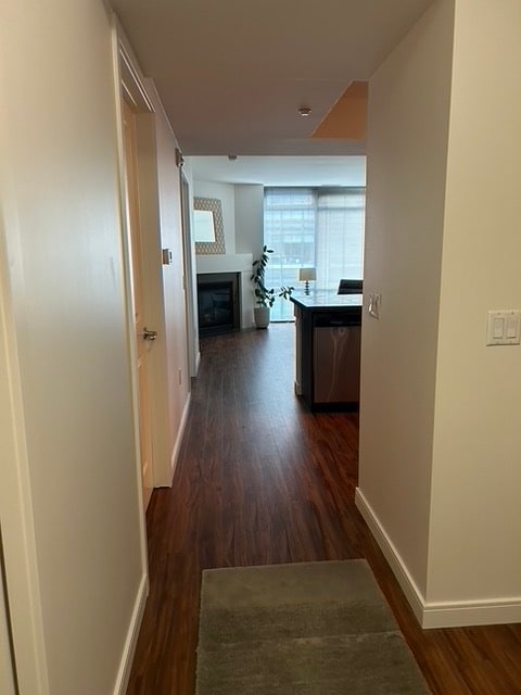 Unit Entry - 819 Virginia St
