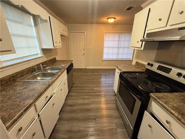 Foto del edificio - 532 Woodlore Dr