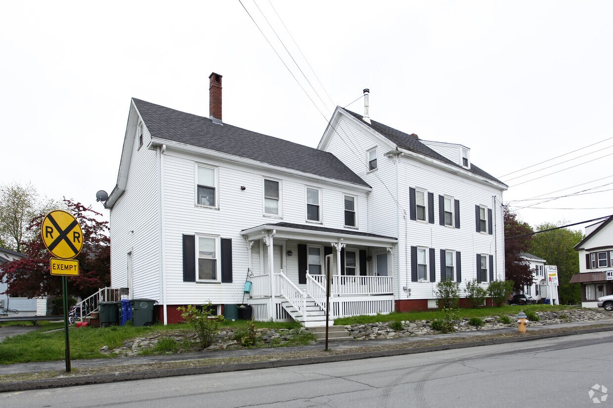 Building Photo - 532 Main St