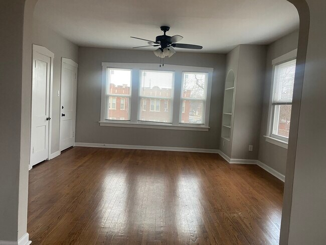 Foto del edificio - 5301 W Winona St