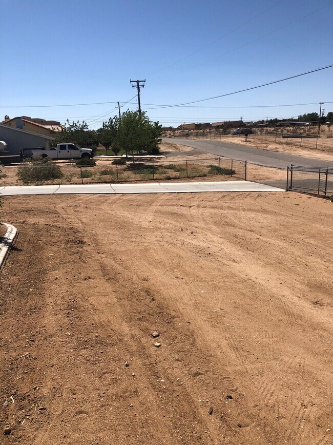 Foto del edificio - Adorable 3 bedroom Hesperia home!