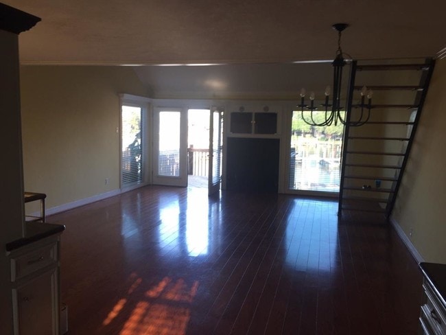 Building Photo - 2318 Crows Nest Dr