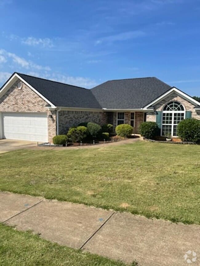 Building Photo - 625 Lory Ln