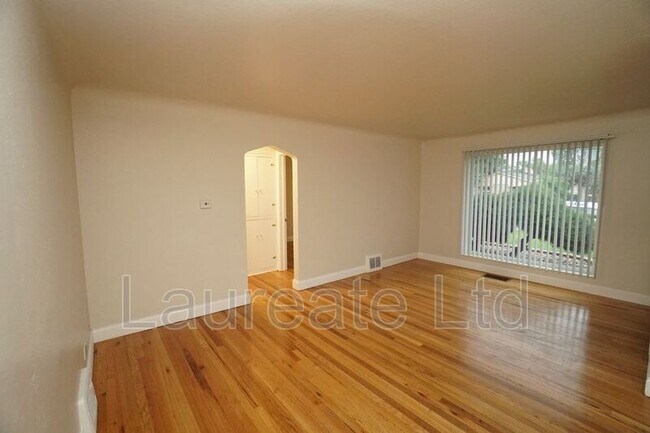 Building Photo - 3095 Elm St