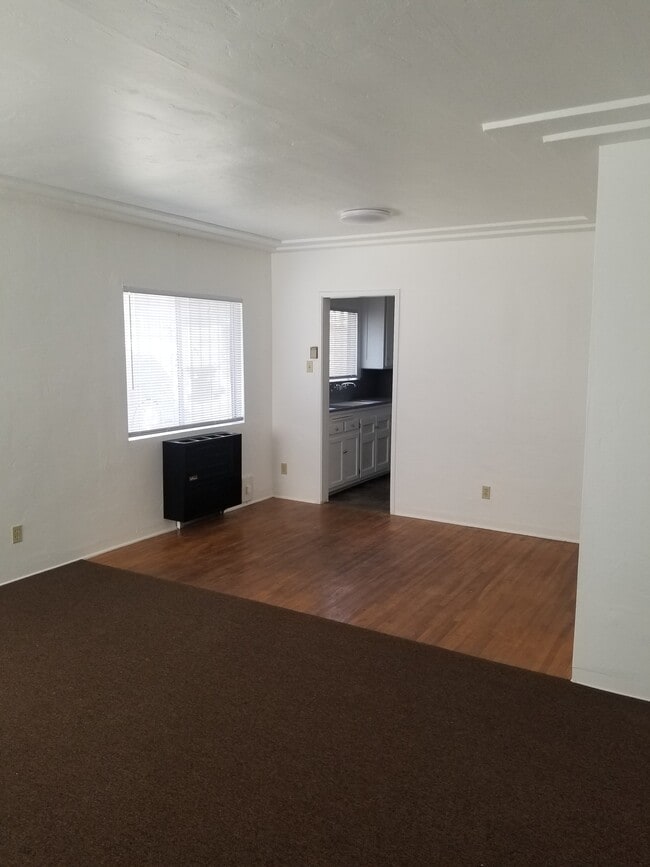 Foto del edificio - 572 W 1st St