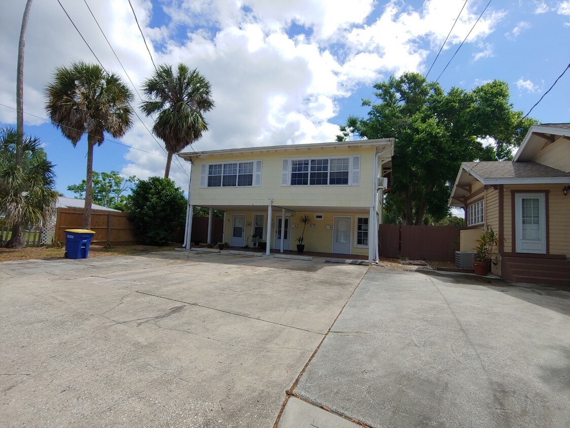 1005 N Osceola Ave Unit 4, Clearwater, FL 33755 Apartment for Rent in