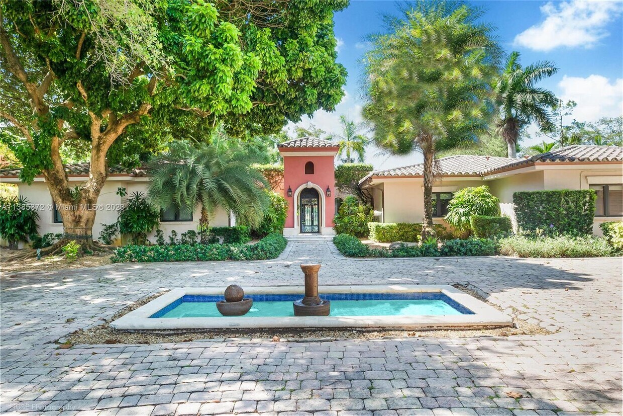 Primary Photo - 5500 Banyan Dr