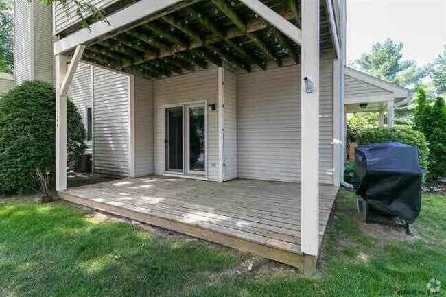 Building Photo - 124 Grenadier Ct