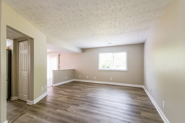 Building Photo - 142 Southridge Ln