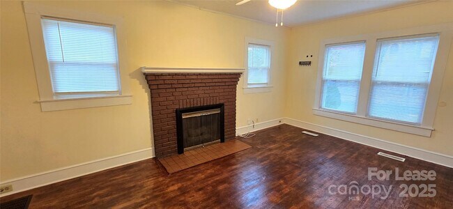 Foto del edificio - 206 Willow St SW