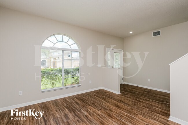 Foto del edificio - 4925 Woodmere Rd