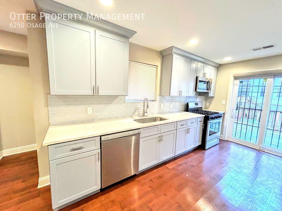 Primary Photo - Spacious & Sleek 3BR/3BA with Home Gym and...