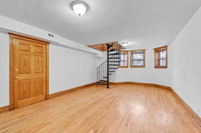 Foto del edificio - 1415 W Belle Plaine Ave
