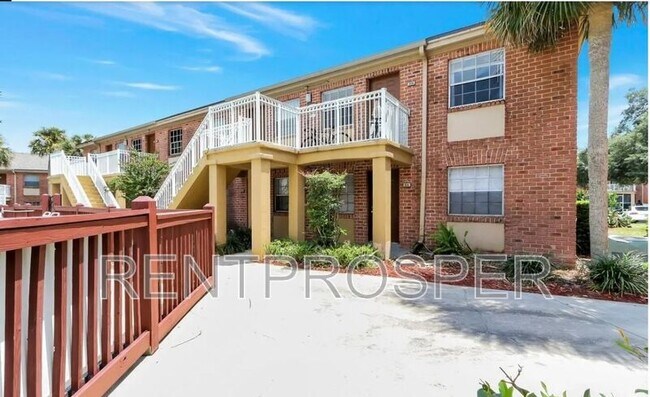 Building Photo - 468 Banyon Tree Cir