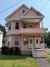 Building Photo - 1017 Hegeman St