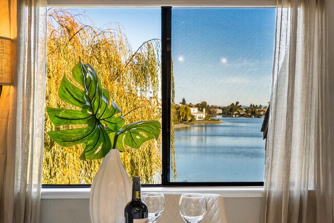 Vista desde la mesa del comedor - 86 Pelican Ln